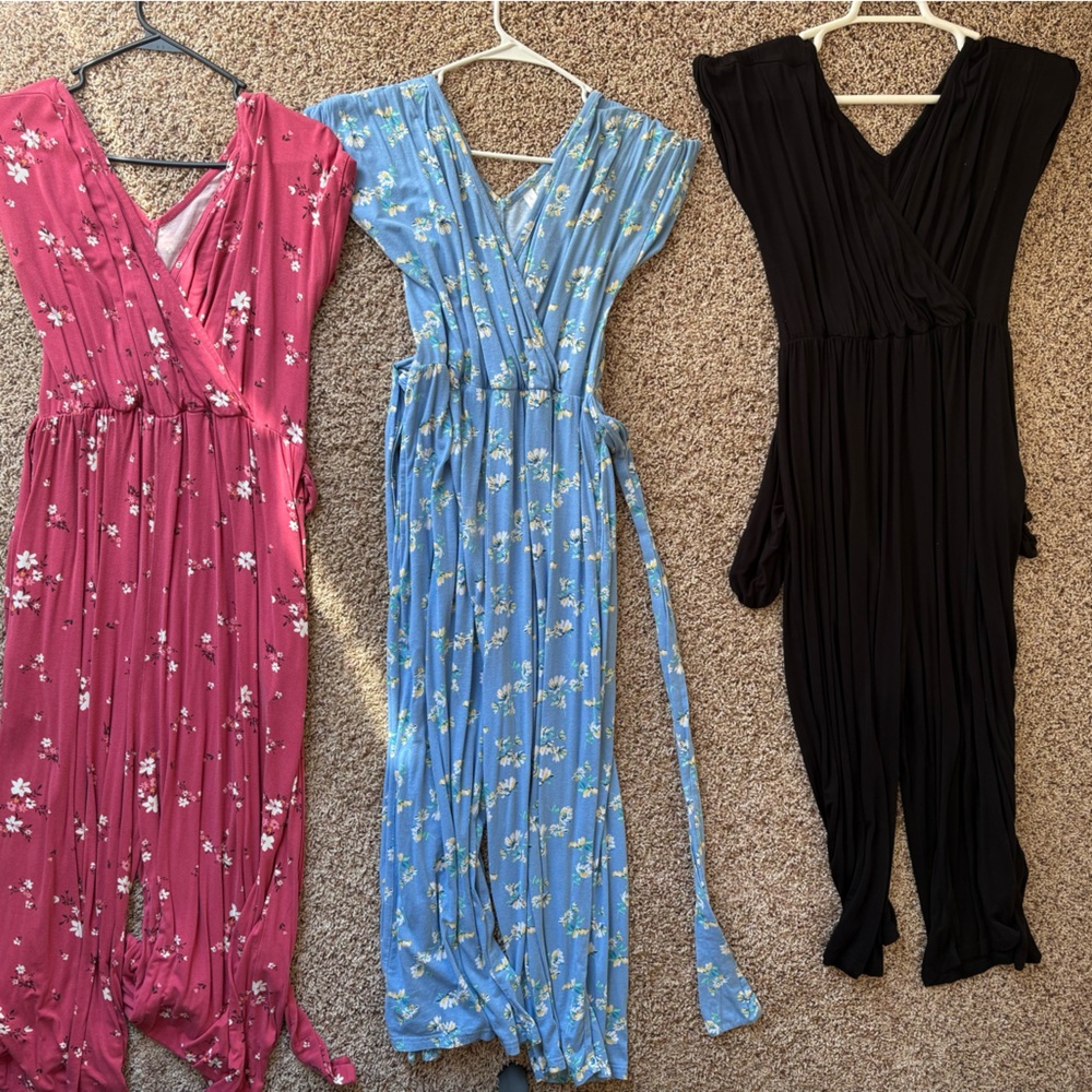 Latched Mama V Neck Nursing Jumpsuits size large